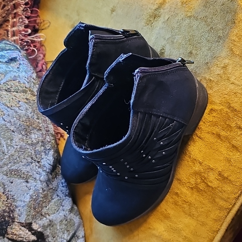 So Booties - Picture 4 of 9